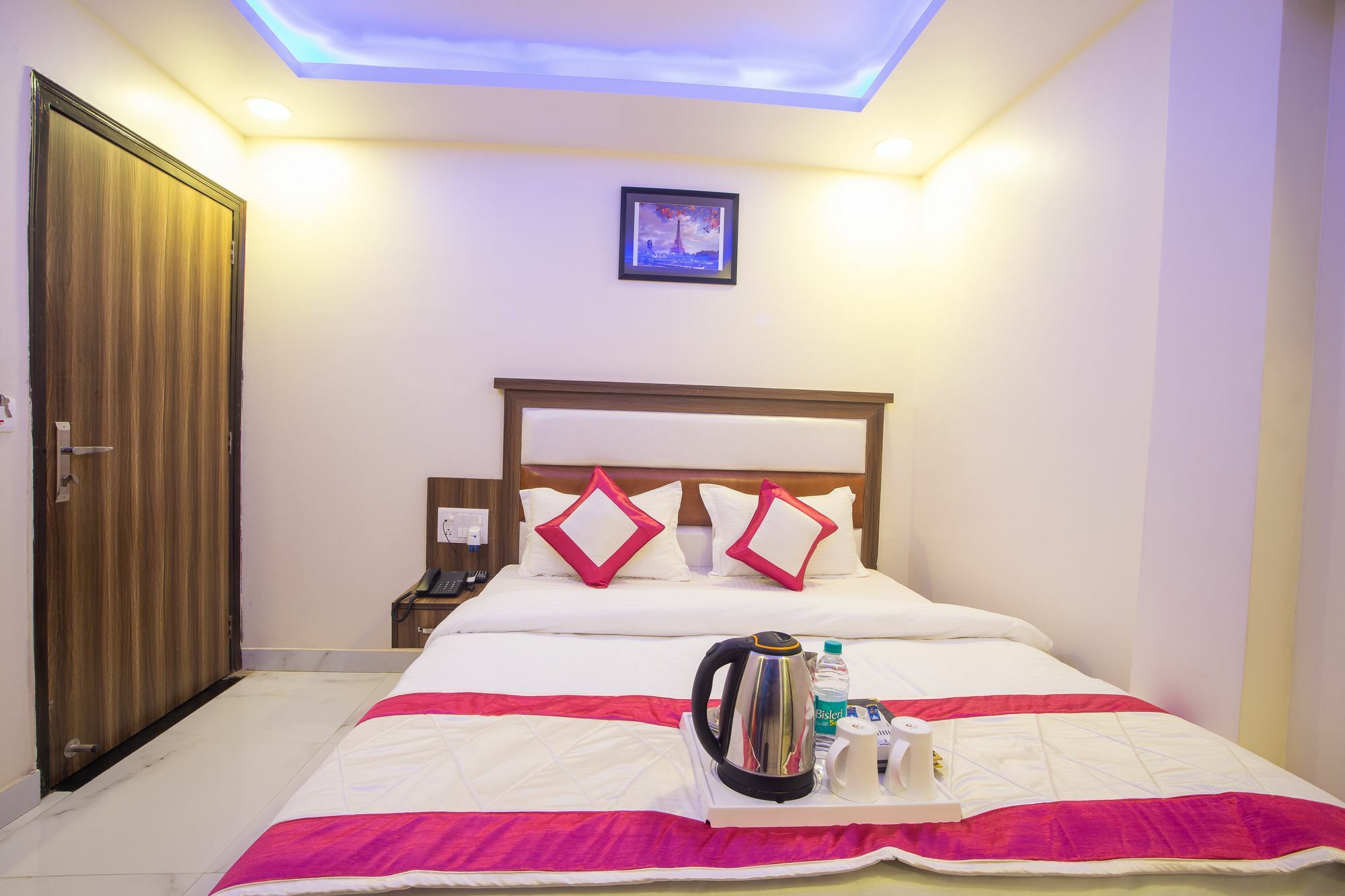 Hotel Sarthak Palace - By Pooja Hospitality Ню Делхи Екстериор снимка