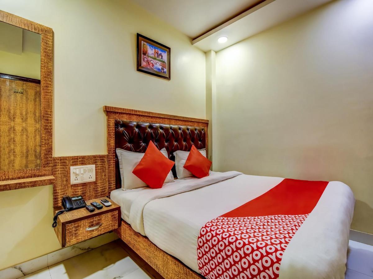 Hotel Sarthak Palace - By Pooja Hospitality Ню Делхи Екстериор снимка