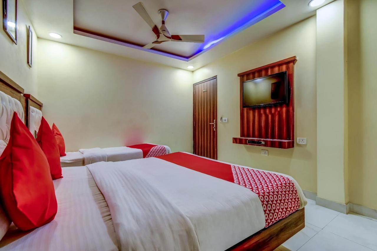 Hotel Sarthak Palace - By Pooja Hospitality Ню Делхи Екстериор снимка