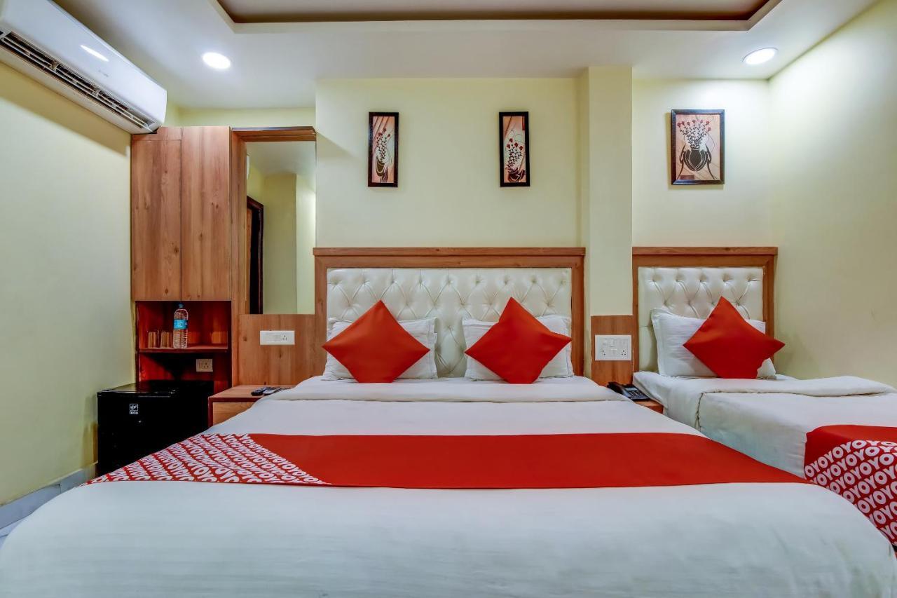 Hotel Sarthak Palace - By Pooja Hospitality Ню Делхи Екстериор снимка